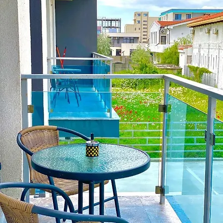 Mamaia North Apartments *