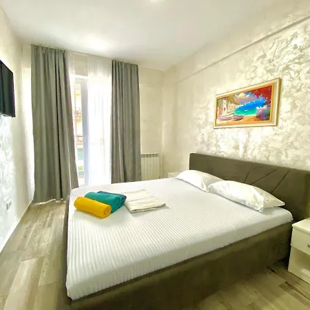 Mamaia North Apartments